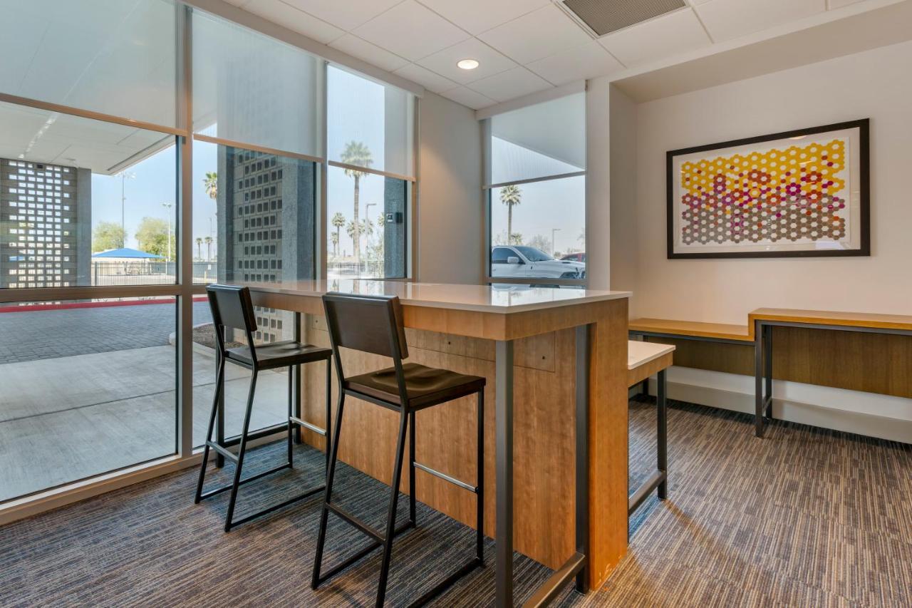 Holiday Inn Express & Suites - Phoenix Dwtn - State Capitol By Ihg المظهر الخارجي الصورة
